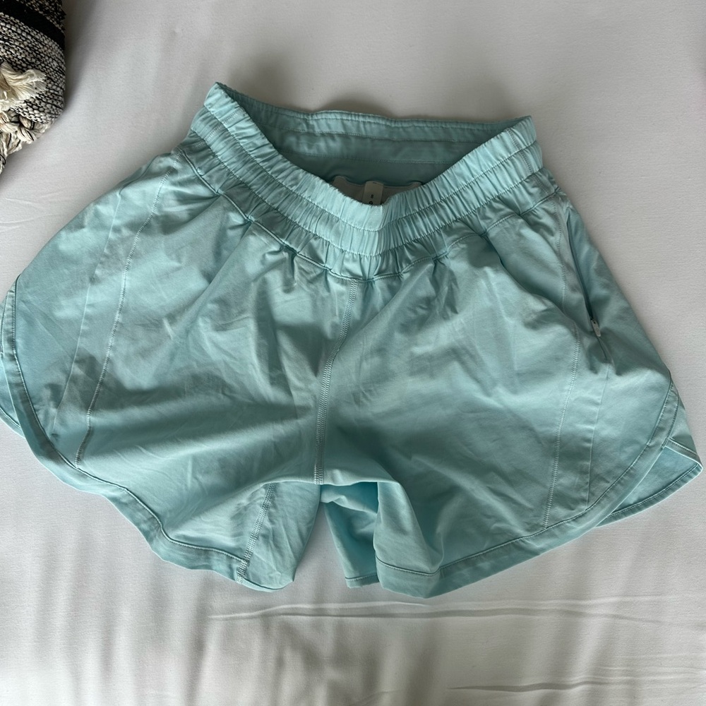 Lululemon Track That High Rise 5” in Size 8